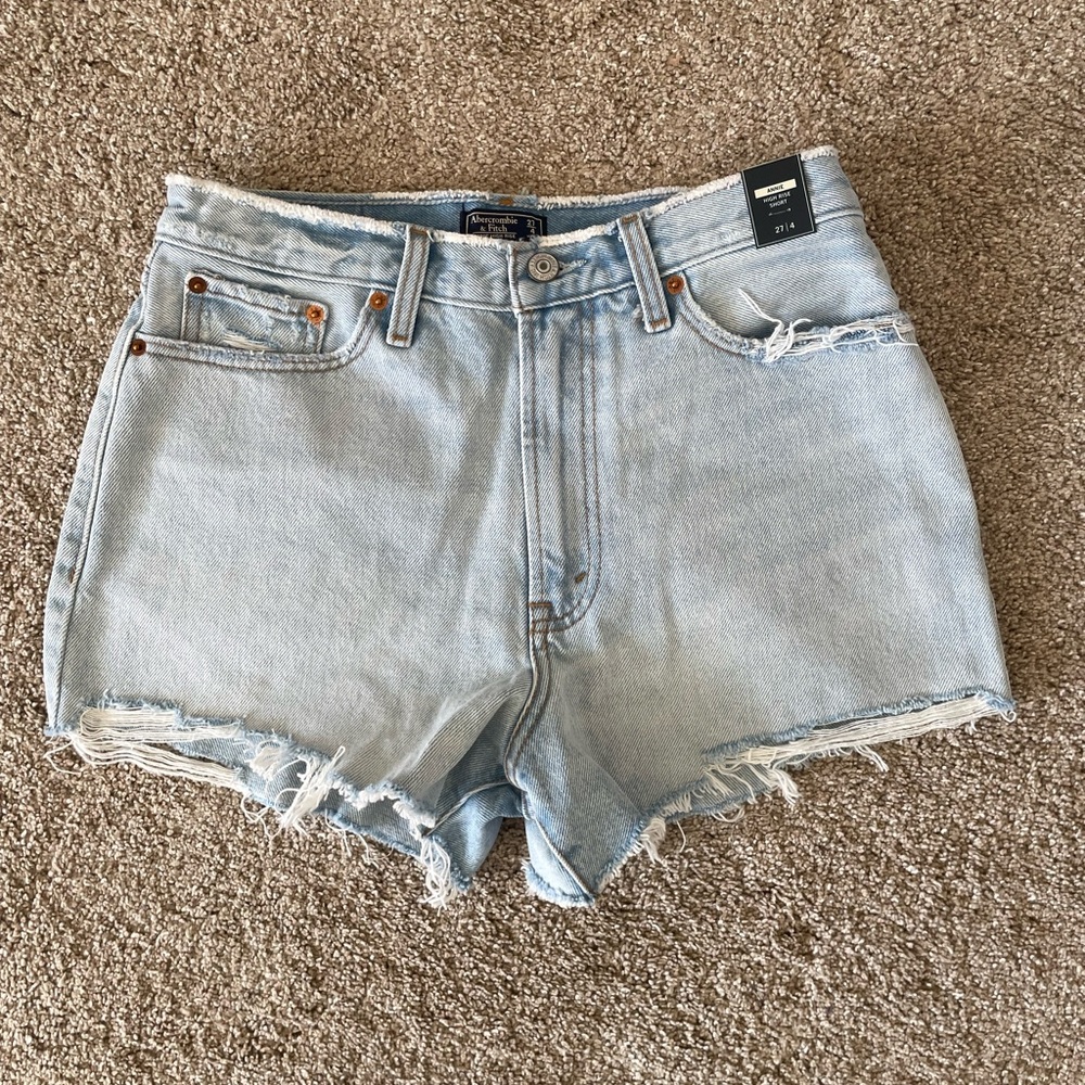 NWT Abercrombie & Fitch Annie High rise light wash denim shorts